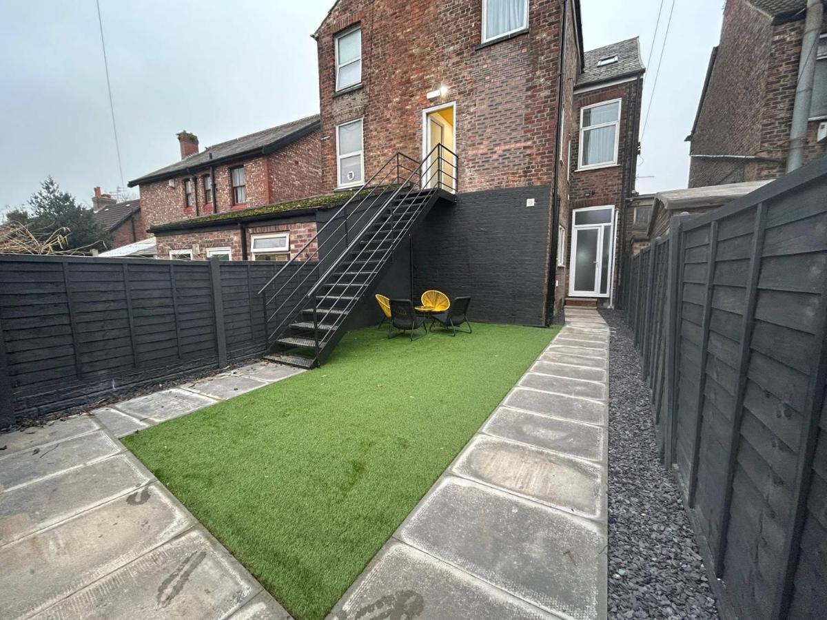 Super Stylish Apartment In Urmston Flat 3 Extérieur photo