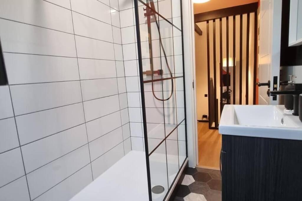 Super Stylish Apartment In Urmston Flat 3 Extérieur photo